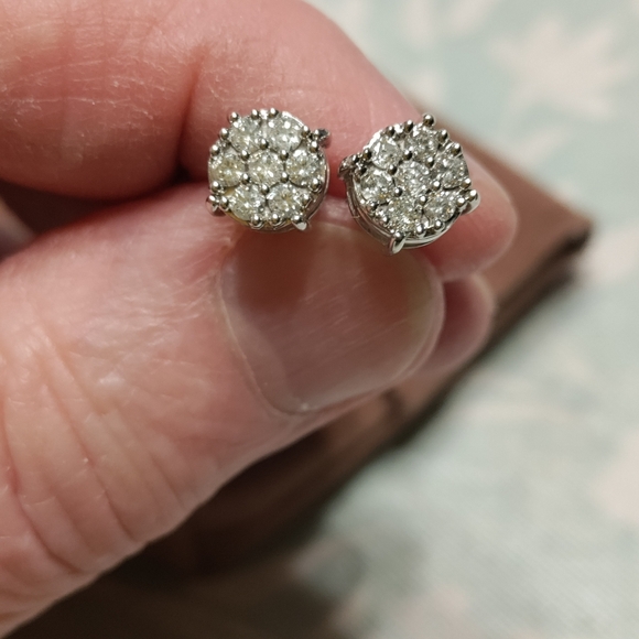 QVC Affinity 1/2ctw Genuine Diamond Earrings In 14 KT White Gold - Picture 3 of 12
